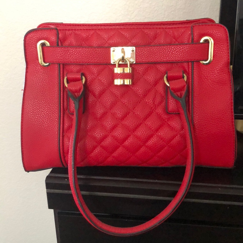 Red Lock Detail Bag